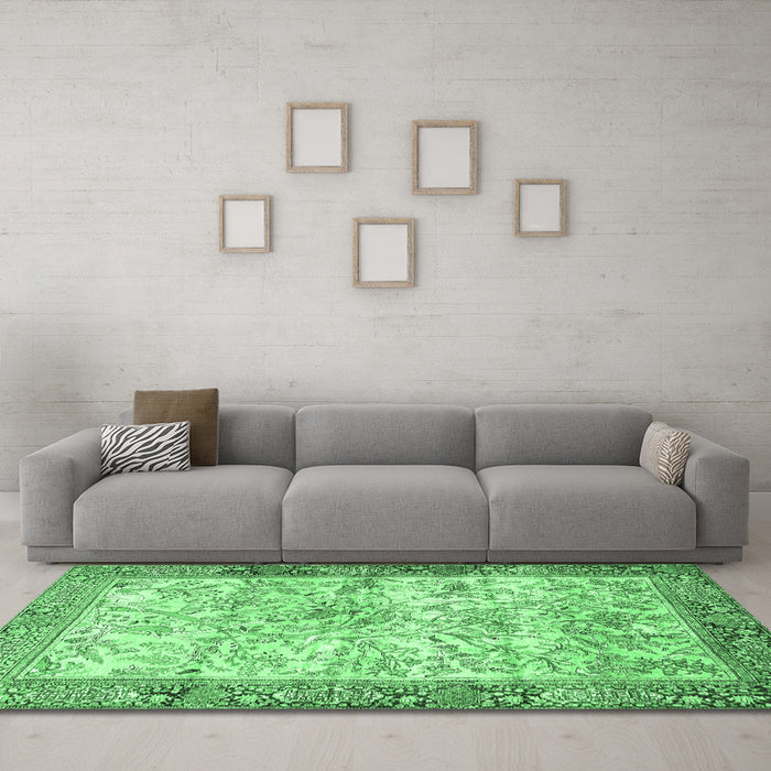 Machine Washable Animal Emerald Green Traditional Area Rugs in a Living Room,, wshtr4800emgrn