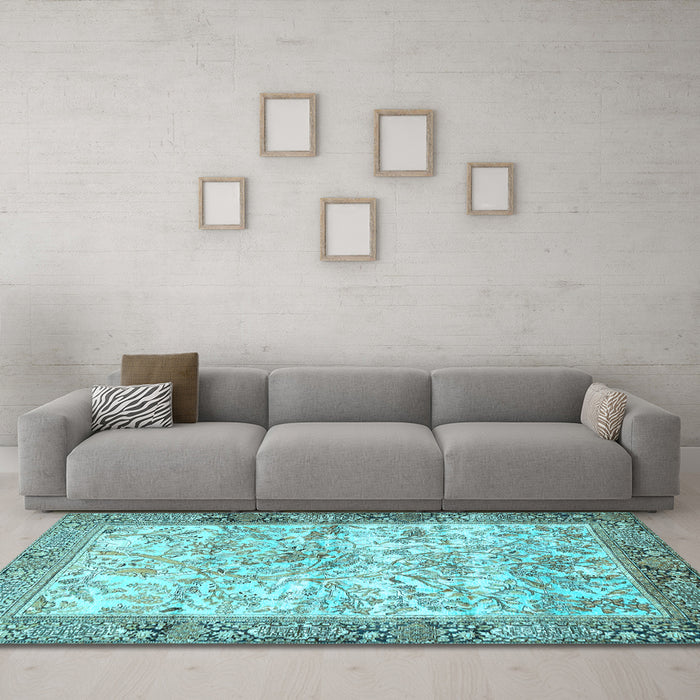 Machine Washable Animal Light Blue Traditional Rug in a Living Room, wshtr4800lblu
