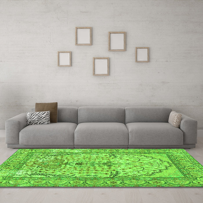 Machine Washable Persian Green Traditional Area Rugs in a Living Room,, wshtr4801grn