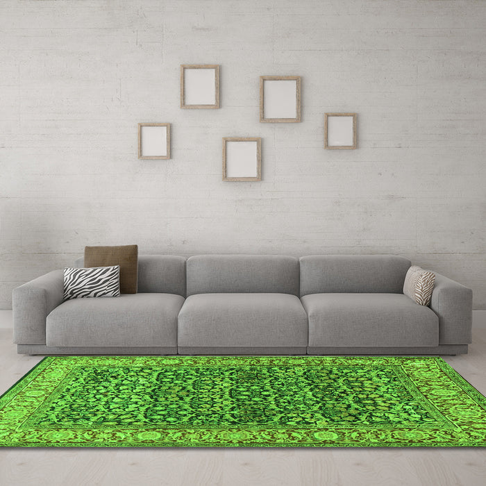 Machine Washable Persian Green Traditional Area Rugs in a Living Room,, wshtr4802grn
