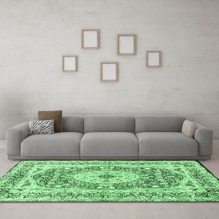 Machine Washable Medallion Emerald Green Traditional Area Rugs in a Living Room,, wshtr4803emgrn
