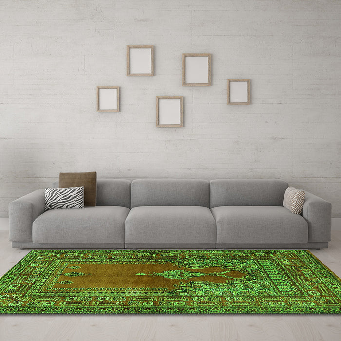 Machine Washable Oriental Green Traditional Area Rugs in a Living Room,, wshtr4806grn