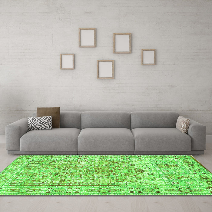 Machine Washable Persian Green Traditional Area Rugs in a Living Room,, wshtr4807grn