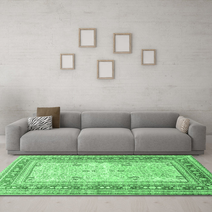 Machine Washable Persian Emerald Green Traditional Area Rugs in a Living Room,, wshtr4811emgrn