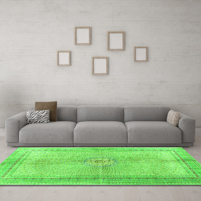 Machine Washable Medallion Green Traditional Area Rugs in a Living Room,, wshtr4812grn