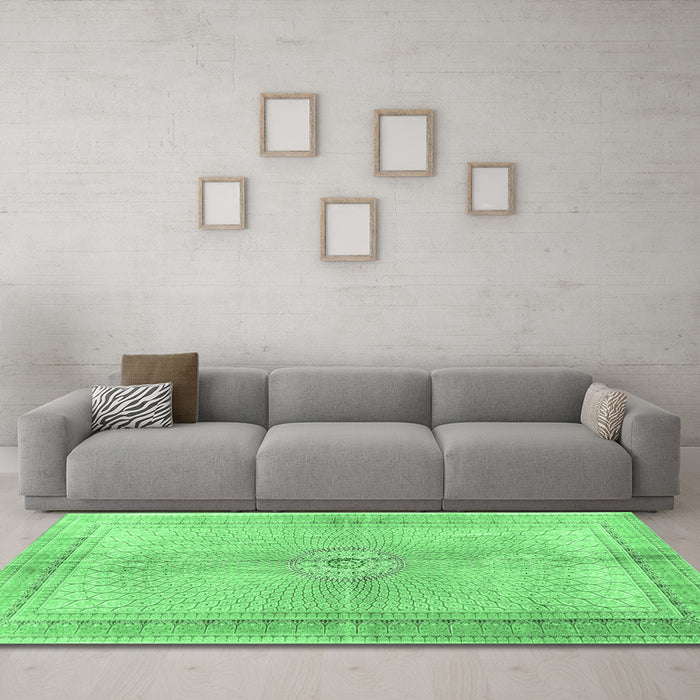 Machine Washable Medallion Emerald Green Traditional Area Rugs in a Living Room,, wshtr4812emgrn