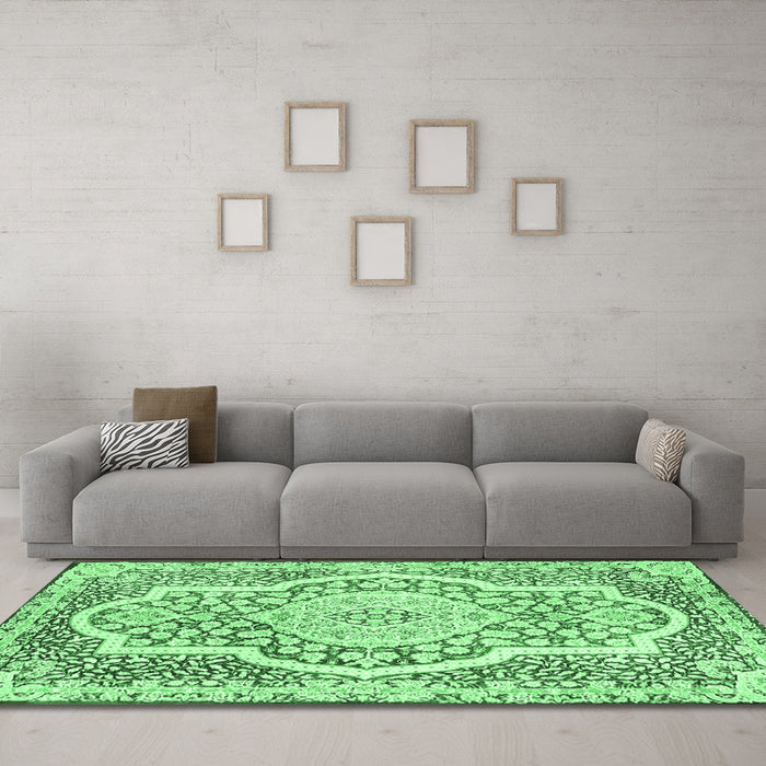 Machine Washable Medallion Emerald Green Traditional Area Rugs in a Living Room,, wshtr4813emgrn