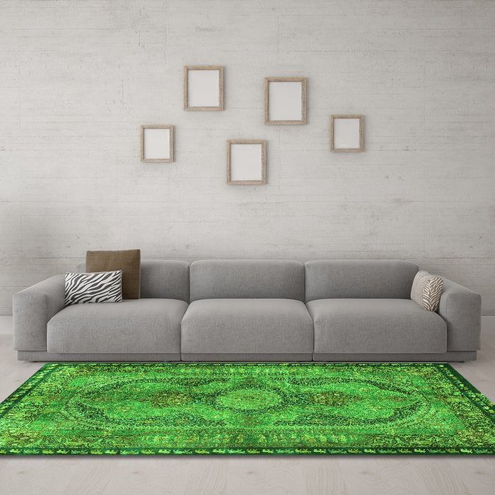 Machine Washable Medallion Green Traditional Area Rugs in a Living Room,, wshtr4814grn