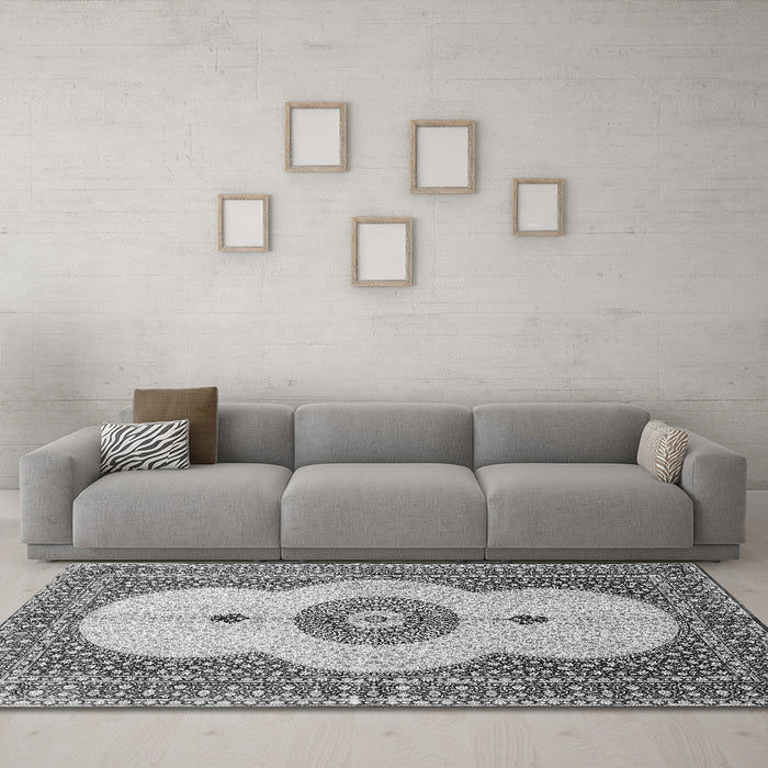 Machine Washable Medallion Gray Traditional Rug in a Living Room,, wshtr4816gry