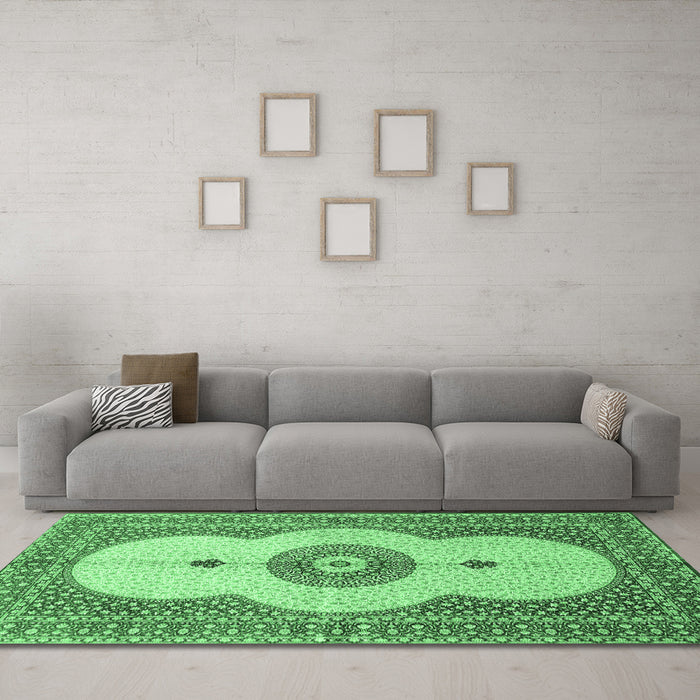 Machine Washable Medallion Emerald Green Traditional Area Rugs in a Living Room,, wshtr4816emgrn
