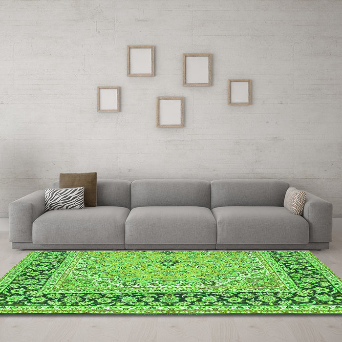Machine Washable Persian Green Traditional Area Rugs in a Living Room,, wshtr4817grn