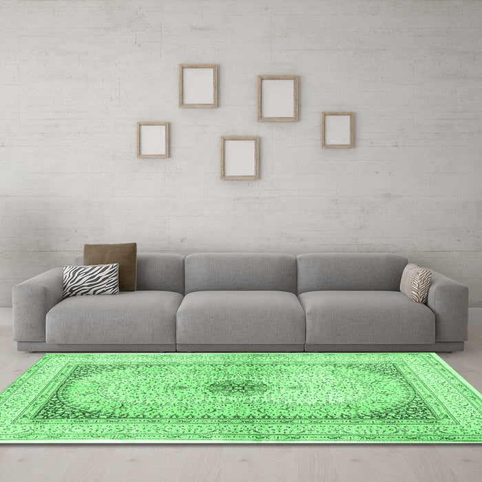 Machine Washable Persian Emerald Green Traditional Area Rugs in a Living Room,, wshtr4820emgrn
