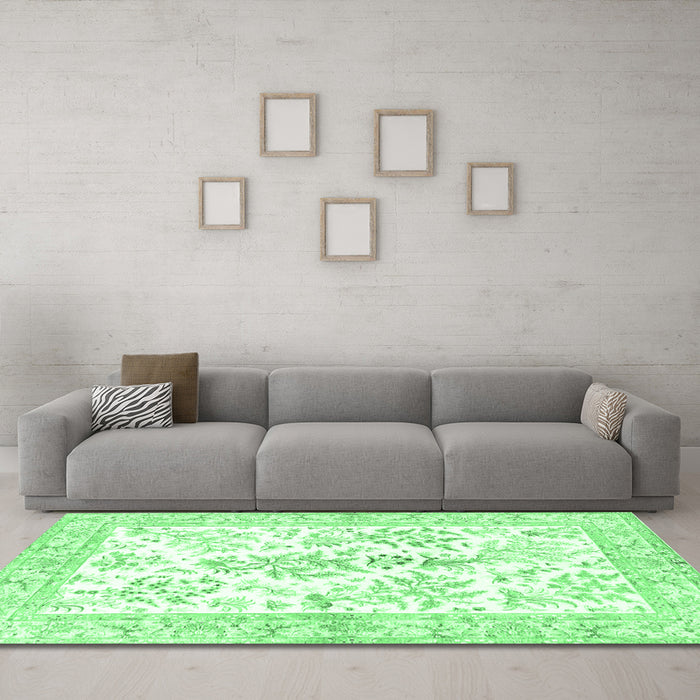 Machine Washable Persian Emerald Green Traditional Area Rugs in a Living Room,, wshtr4821emgrn