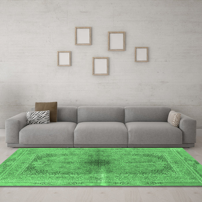 Machine Washable Persian Emerald Green Traditional Area Rugs in a Living Room,, wshtr4822emgrn