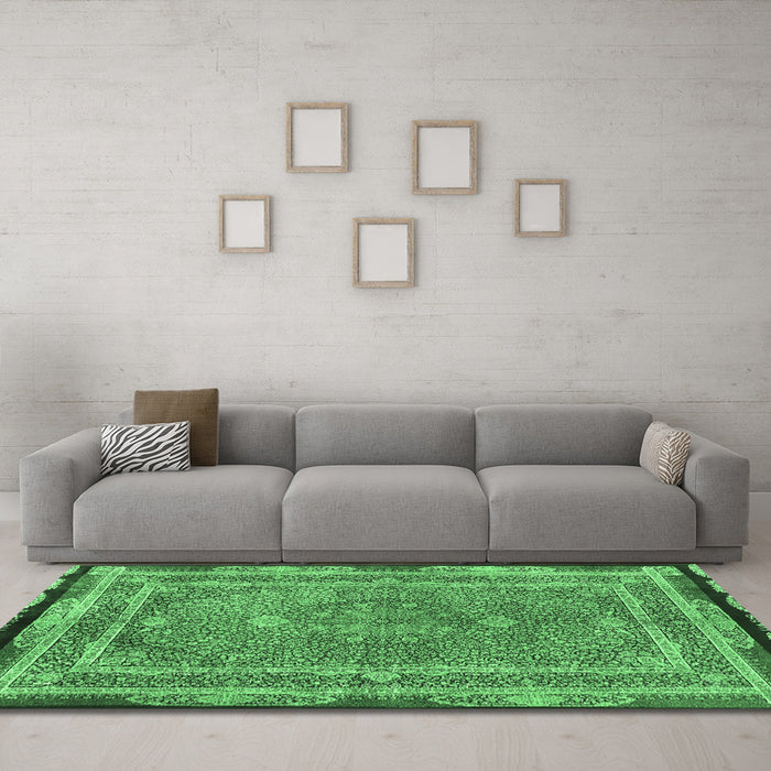 Machine Washable Persian Emerald Green Traditional Area Rugs in a Living Room,, wshtr4823emgrn