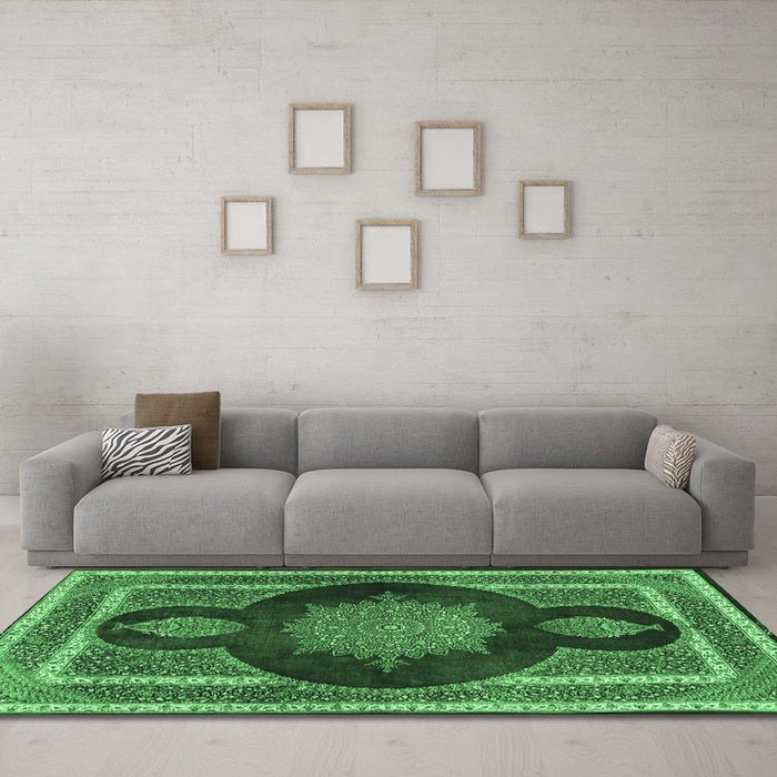 Machine Washable Medallion Emerald Green Traditional Area Rugs in a Living Room,, wshtr4824emgrn