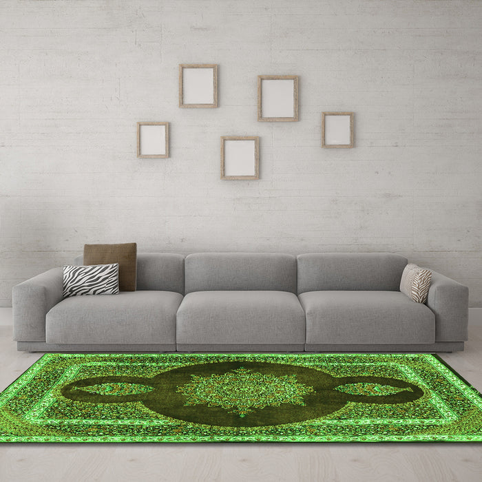 Machine Washable Medallion Green Traditional Area Rugs in a Living Room,, wshtr4824grn