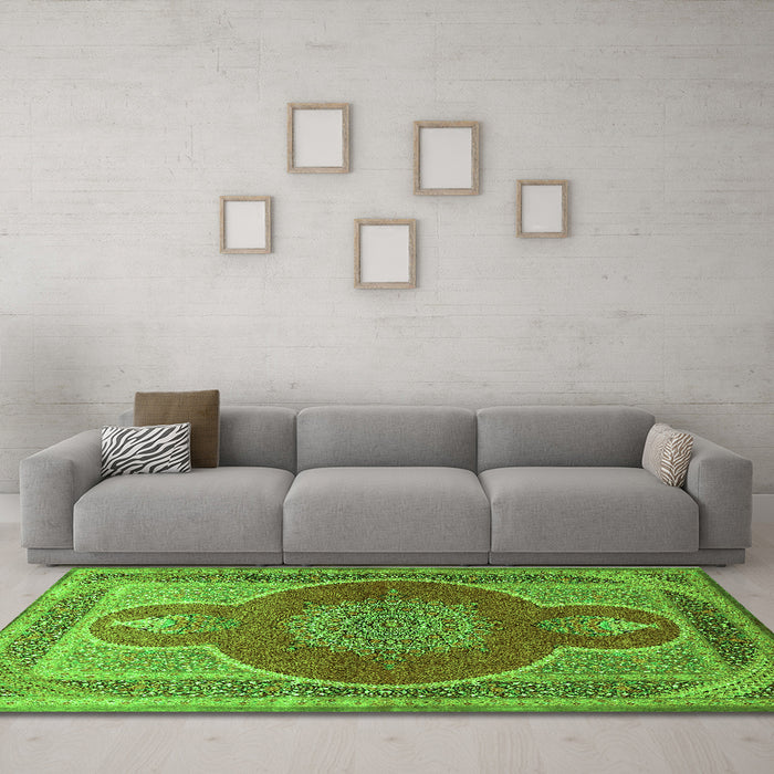 Machine Washable Medallion Green Traditional Area Rugs in a Living Room,, wshtr4825grn