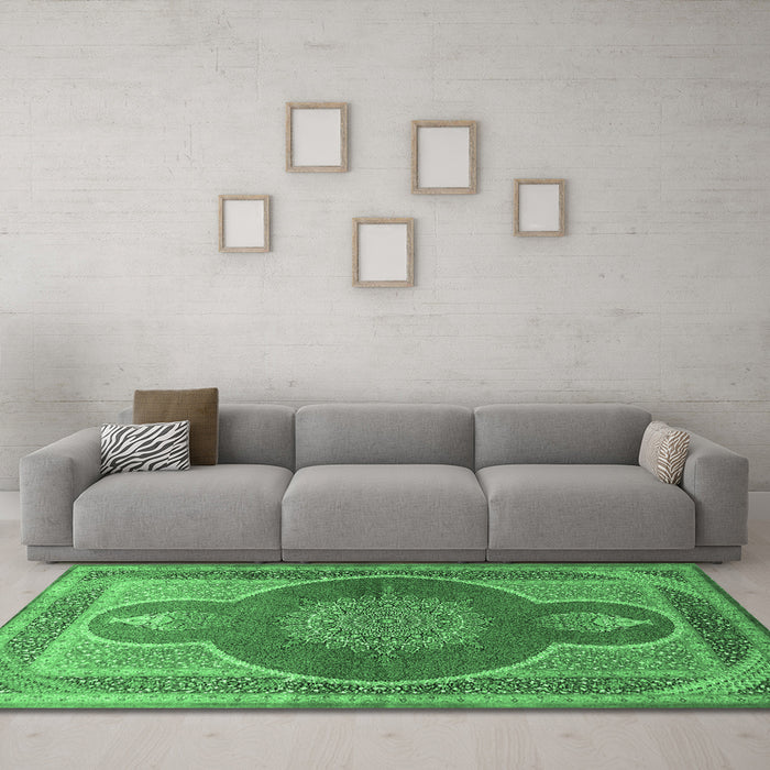 Machine Washable Medallion Emerald Green Traditional Area Rugs in a Living Room,, wshtr4825emgrn