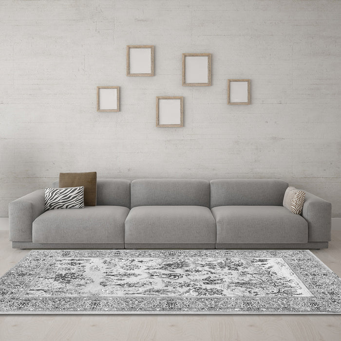 Machine Washable Animal Gray Traditional Rug in a Living Room,, wshtr4828gry