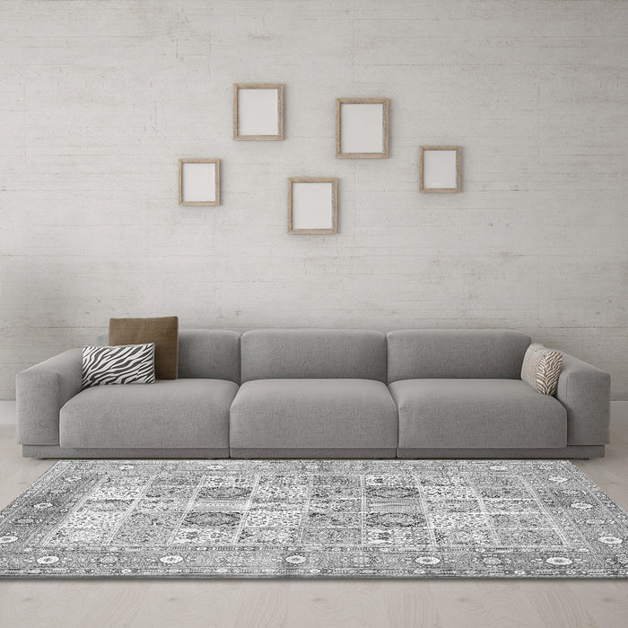 Machine Washable Persian Gray Traditional Rug in a Living Room,, wshtr4829gry