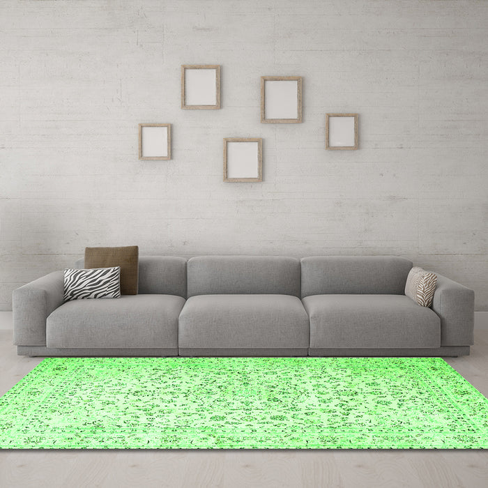 Machine Washable Medallion Green Traditional Area Rugs in a Living Room,, wshtr4830grn