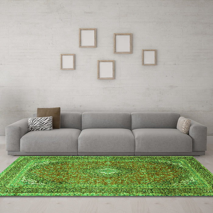 Machine Washable Medallion Green Traditional Area Rugs in a Living Room,, wshtr4833grn