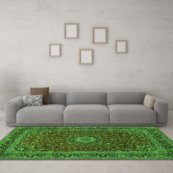 Machine Washable Medallion Green Traditional Area Rugs in a Living Room,, wshtr483grn
