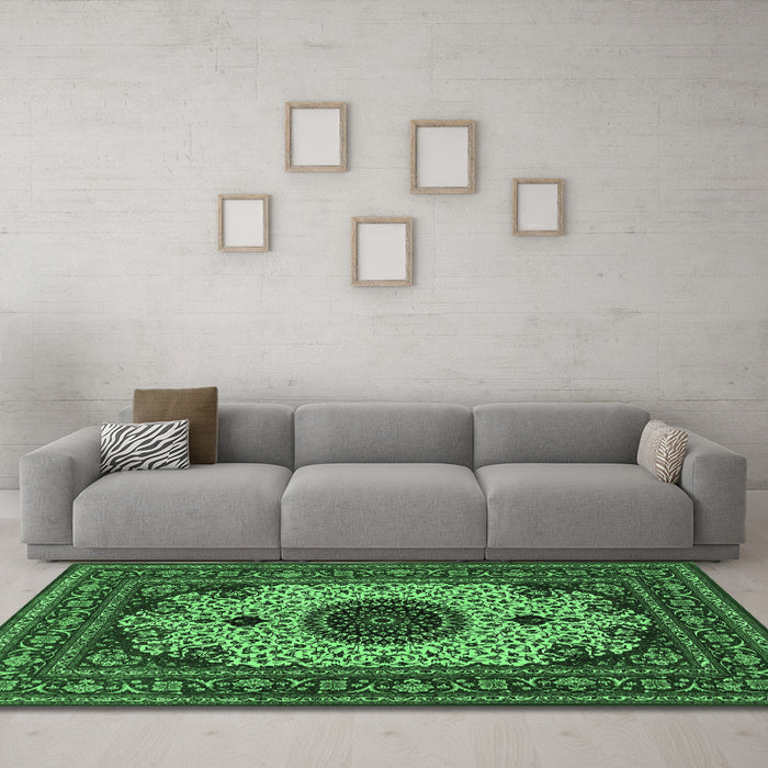 Machine Washable Medallion Emerald Green Traditional Area Rugs in a Living Room,, wshtr485emgrn
