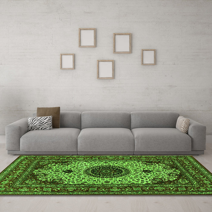 Machine Washable Medallion Green Traditional Area Rugs in a Living Room,, wshtr485grn