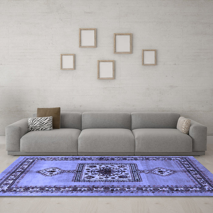 Machine Washable Persian Blue Traditional Rug in a Living Room, wshtr486blu