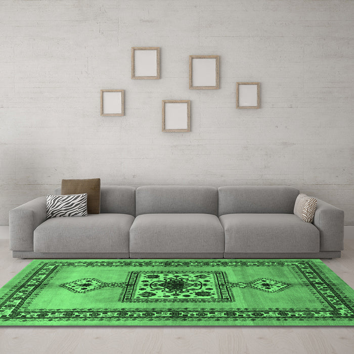 Machine Washable Persian Emerald Green Traditional Area Rugs in a Living Room,, wshtr486emgrn