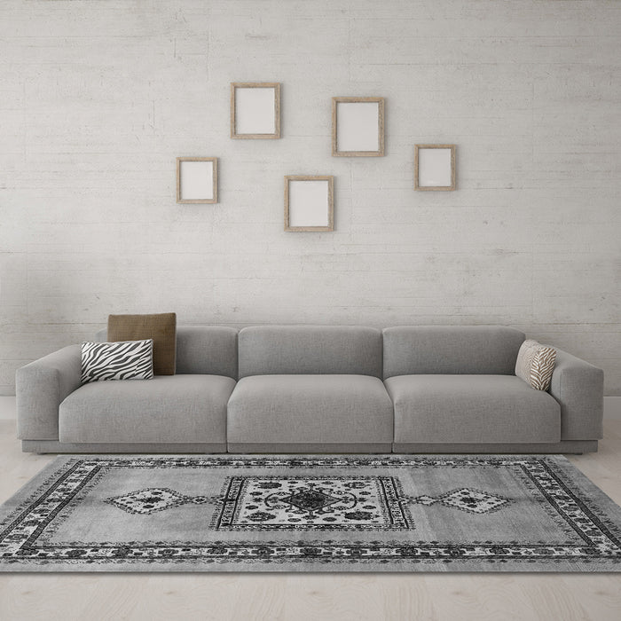 Machine Washable Persian Gray Traditional Rug in a Living Room,, wshtr486gry