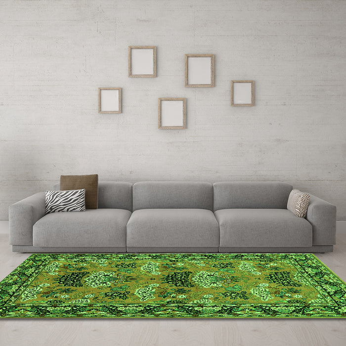 Machine Washable Persian Green Traditional Area Rugs in a Living Room,, wshtr487grn