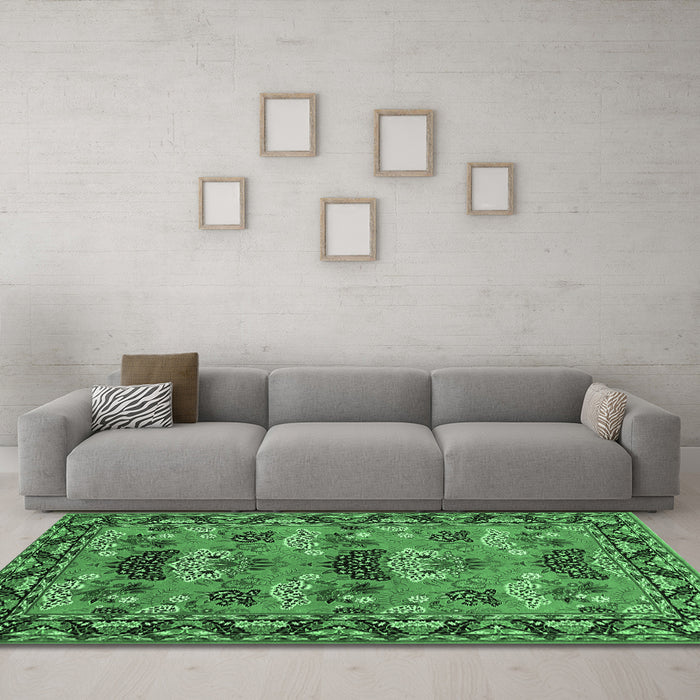 Machine Washable Persian Emerald Green Traditional Area Rugs in a Living Room,, wshtr487emgrn