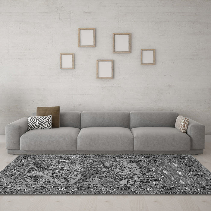 Machine Washable Animal Gray Traditional Rug in a Living Room,, wshtr488gry