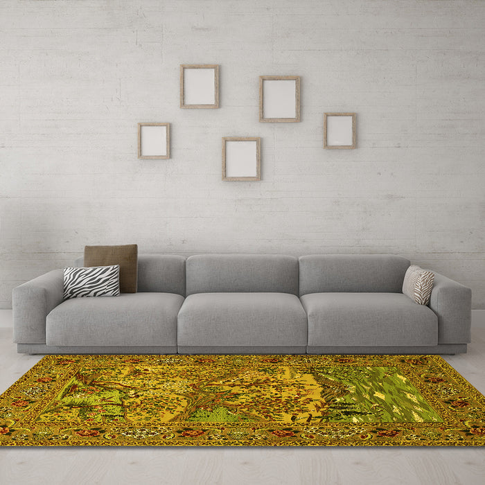 Machine Washable Animal Yellow Traditional Rug in a Living Room, wshtr488yw