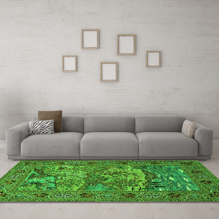 Machine Washable Animal Green Traditional Area Rugs in a Living Room,, wshtr488grn
