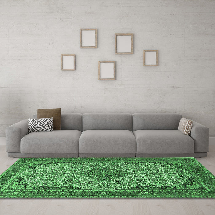 Machine Washable Medallion Emerald Green Traditional Area Rugs in a Living Room,, wshtr490emgrn
