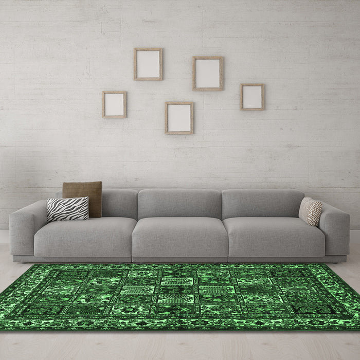 Machine Washable Animal Emerald Green Traditional Area Rugs in a Living Room,, wshtr491emgrn