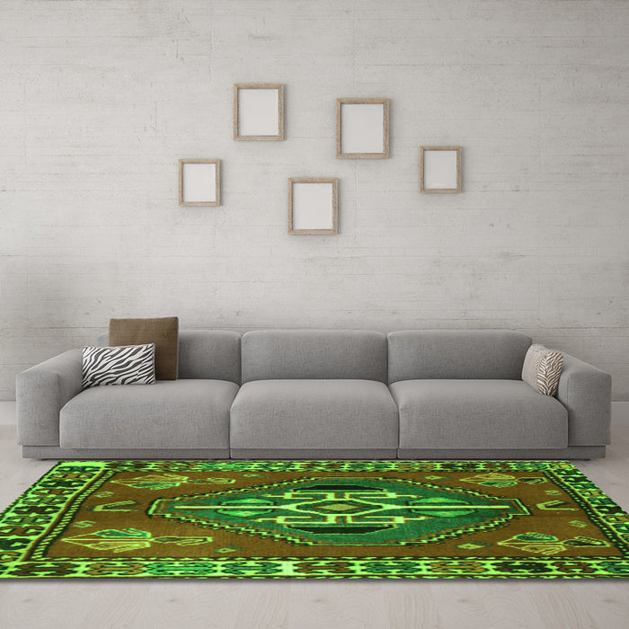 Machine Washable Persian Green Traditional Area Rugs in a Living Room,, wshtr493grn
