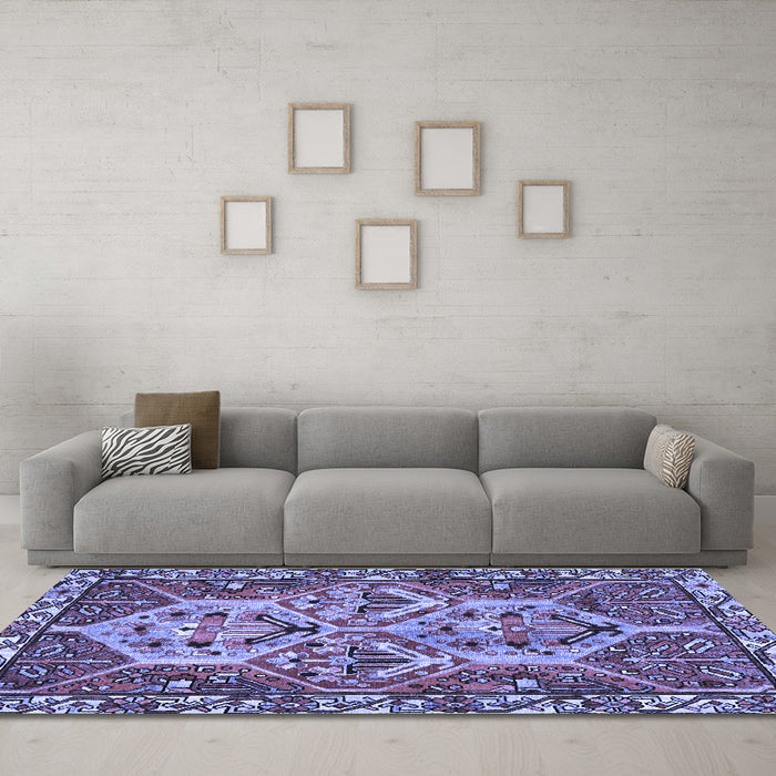 Machine Washable Persian Blue Traditional Rug in a Living Room, wshtr495blu