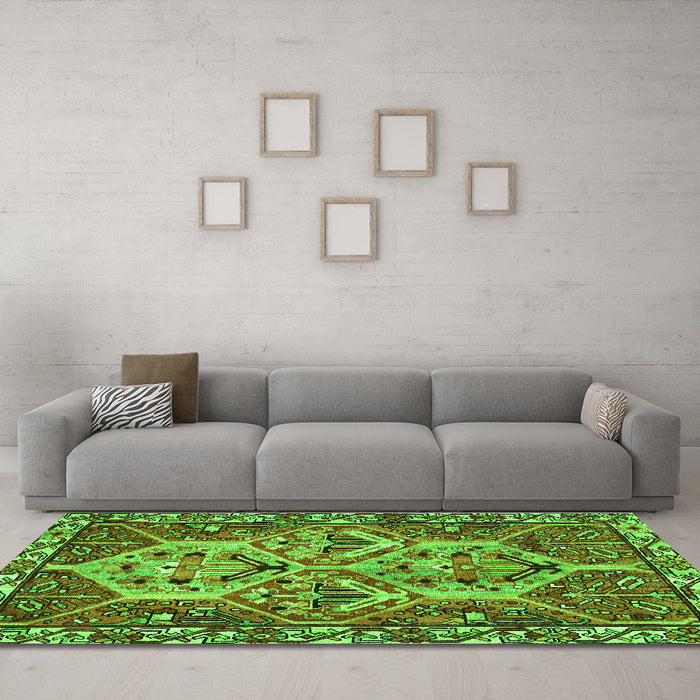 Machine Washable Persian Green Traditional Area Rugs in a Living Room,, wshtr495grn