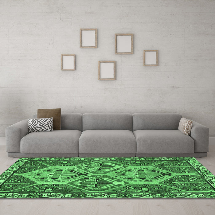 Machine Washable Persian Emerald Green Traditional Area Rugs in a Living Room,, wshtr495emgrn