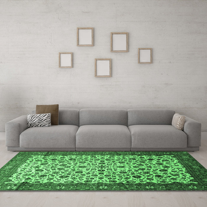 Machine Washable Persian Emerald Green Traditional Area Rugs in a Living Room,, wshtr496emgrn