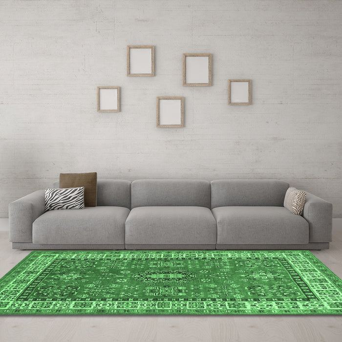 Machine Washable Persian Emerald Green Traditional Area Rugs in a Living Room,, wshtr497emgrn
