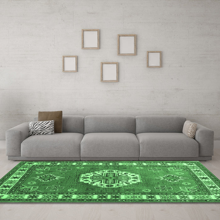 Machine Washable Medallion Emerald Green Traditional Area Rugs in a Living Room,, wshtr498emgrn