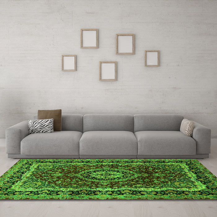 Machine Washable Medallion Green Traditional Area Rugs in a Living Room,, wshtr499grn