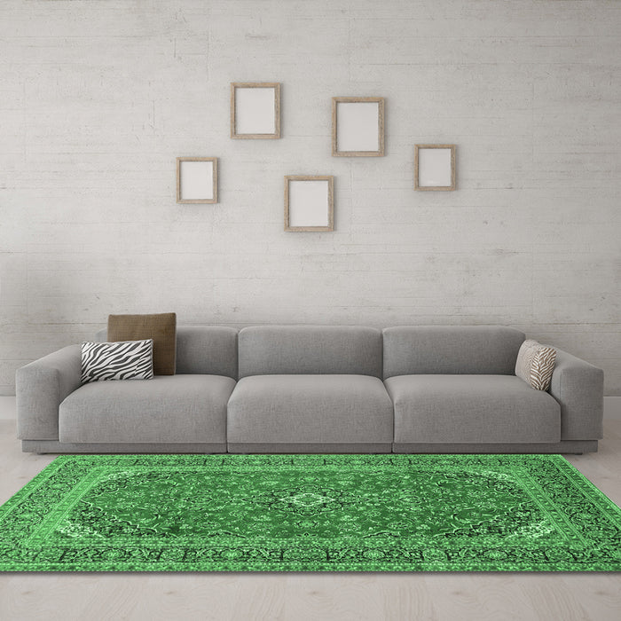 Machine Washable Medallion Emerald Green Traditional Area Rugs in a Living Room,, wshtr49emgrn