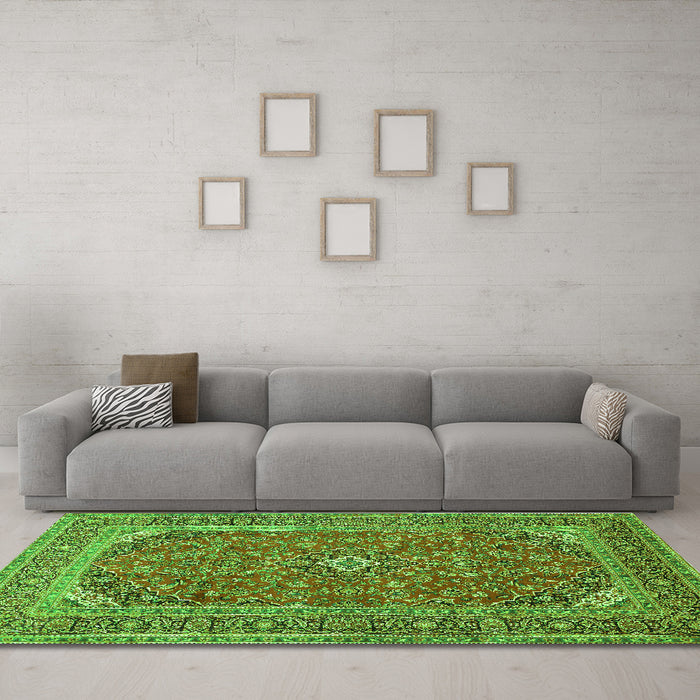 Machine Washable Medallion Green Traditional Area Rugs in a Living Room,, wshtr49grn